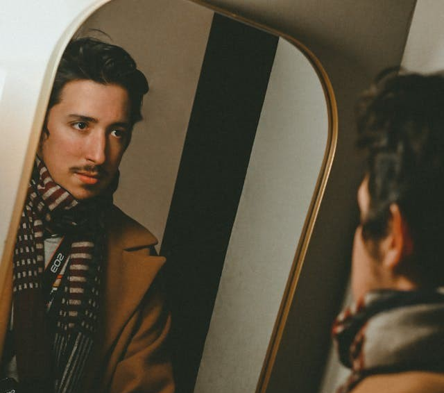 Narcisismo e Dipendenza Affettiva: Come Rompere il Ciclo e Costruire l'Indipendenza Emotiva Narcisismo e Dipendenza Affettiva: Come Rompere il Ciclo e Costruire l'Indipendenza Emotiva