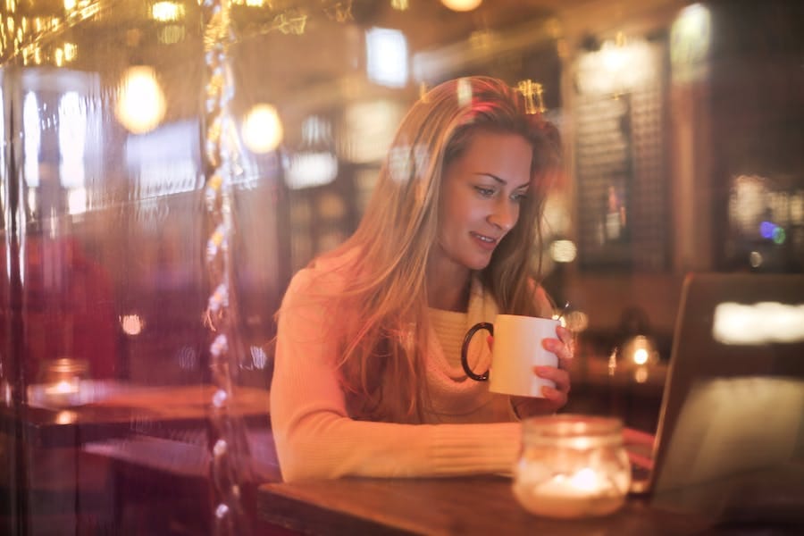 Caffè: L'Arte della Percezione Caffè: L'Arte della Percezione